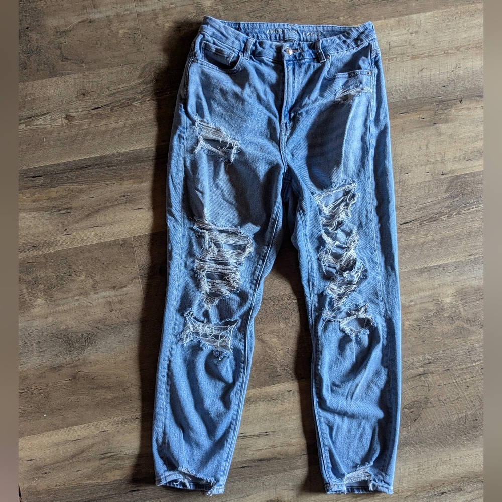American Eagle Outfitters Relaxed Blue Jeans with Distressed Details